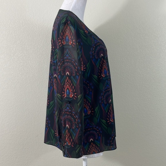 Alice + Olivia button front v neck peacock print long sleeve blouse size medium - Picture 2 of 10